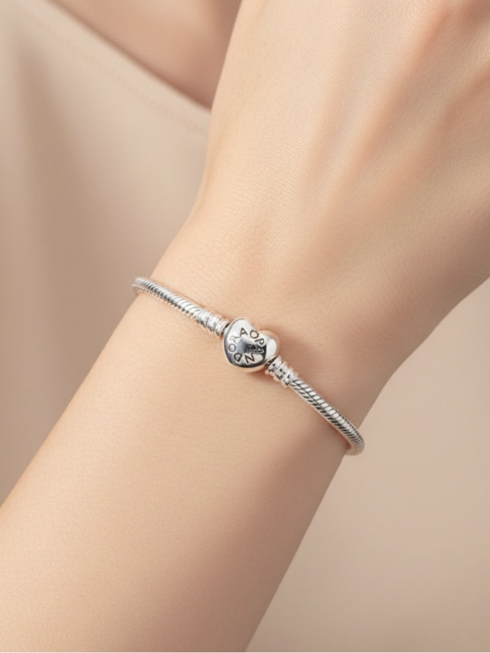 Pandora Silver Heart Clasp Snake Chain Bracelet - Picture 2 of 3